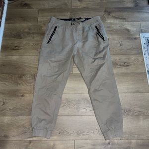 Under armor fitted joggers!!